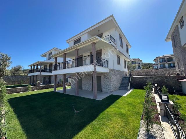 Umas Solutıon'dan Cunda'da 5+2 Tripleks Lüks Villalar