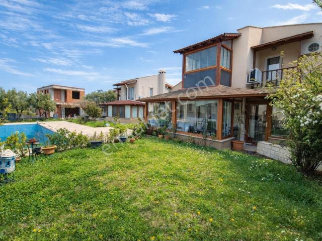 Umas Solutıon'dan Cunda'da Denize Sıfır Sitede 3+1 Villa