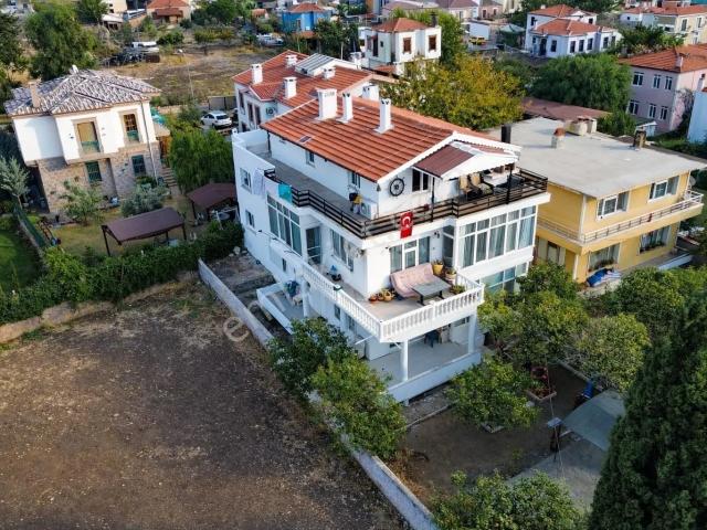 Umas Solutıon'dan Cunda'da Yola Cepheli Komple Bina