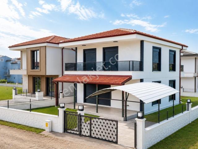 Umas Solutıon'dan Deniz Manzaralı Müstakil Bahçeli 3+1 Villa
