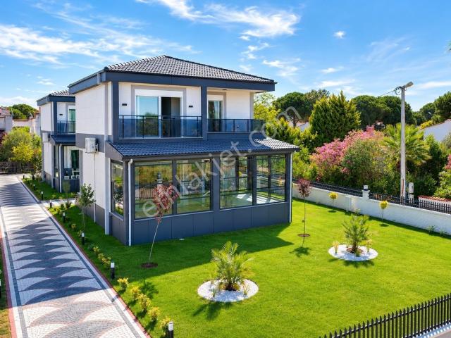 Umas Solutıon'dan Denize Sıfır Geniş Ferah Modern 4+1 Villa