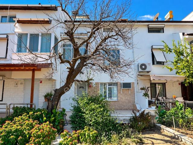 Umas Solutıon'dan Denize Sıfır Site İçinde Manzaralı 4+1 Villa