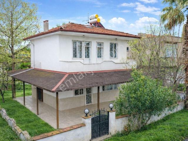 Umas Solutıon'dan Geniş Bahçe Kullanımlı Fırsat 3+1 Villa