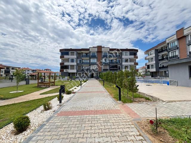 Umas Solutıon'dan Havuzlu Site İçerisinde 1+1 Kiralık Daire