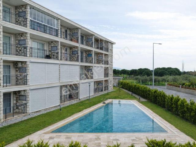 Umas Solutıon'dan Güvenlikli Havuzlu Sitede 1+1 Eşyalı Daire