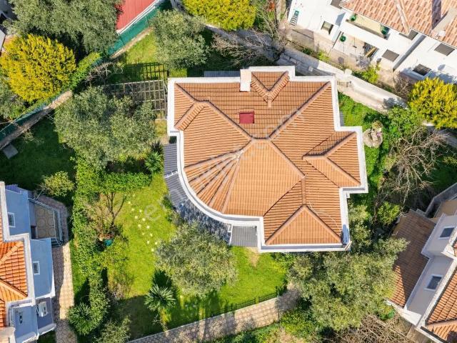 Umas Solutıondan Lakada 500 M² Arsalı 3+1 Müstakil Villa