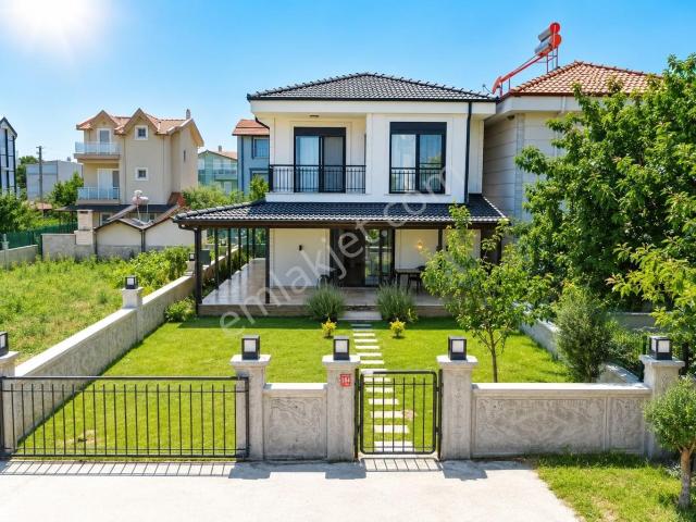 Umas Solutıon'dan Plaja Çok Yakın Müstakil Bahçeli 3+1 Villa