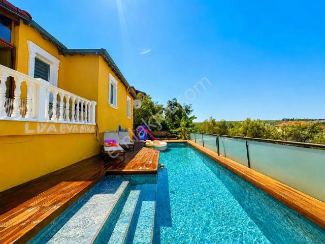 Umas Solutıon'dan Sahilkent'te Deniz Manzaralı Havuzlu Villa