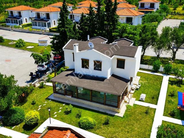 Umas Solutıon'dan Sahilkentte Denize Sıfır Özel Plajlı 3+1 Villa