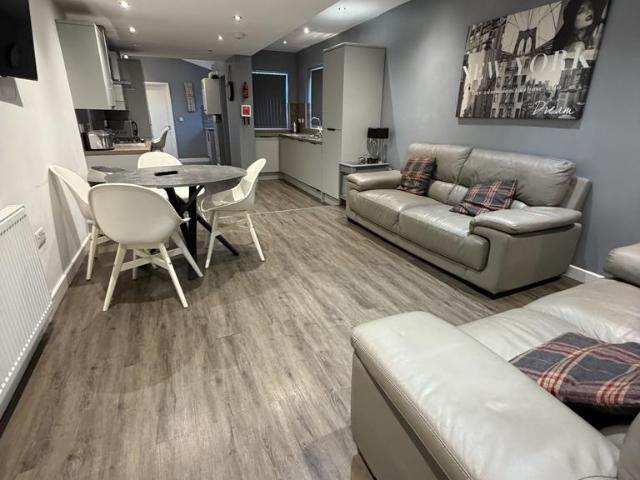 Umberslade Road, Selly Oak B29 6 bed house to rent £4,170 pcm £962 pw