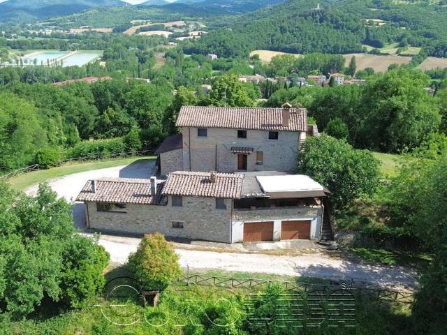 ​Umbertide Splendido casale con dependance, 3 ettari di terr. 0m² Umbertide