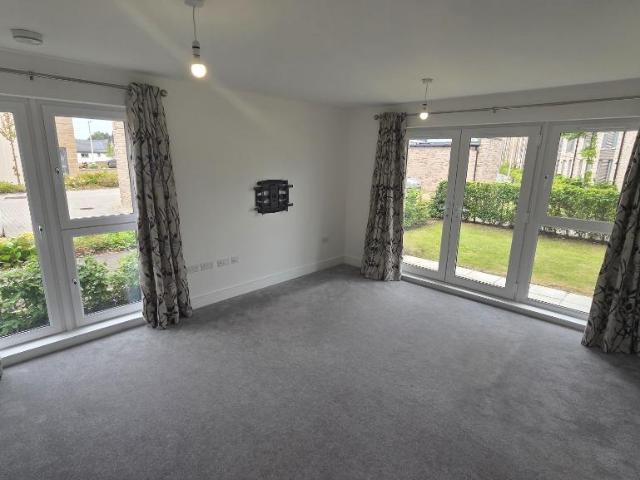 Umbrella Pine Terrace, Cammo. 2 bed flat to rent £1,495 pcm £345 pw