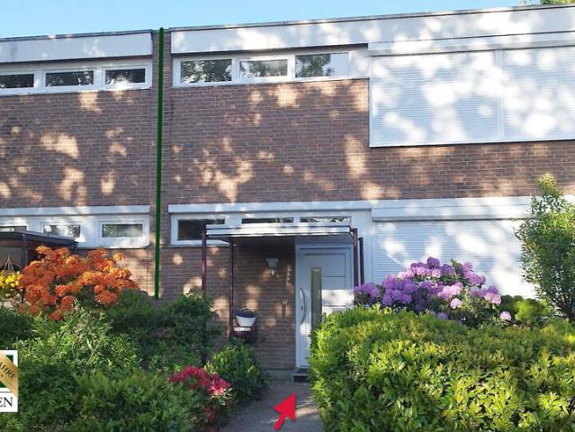 UMF. RENOV. ENDREIHENHAUS 114 M² WOHNFLÄCHE MIT KAMINOFEN, PKW STELLPLATZ & GR. GARTENGRUNDSTÜCK!