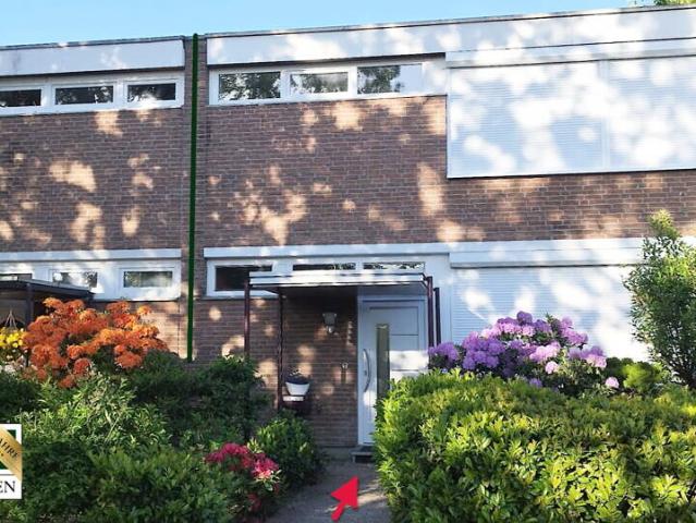 UMF. RENOV. ENDREIHENHAUS 114 M² WOHNFLÄCHE MIT KAMINOFEN, PKW STELLPLATZ & GR. GARTENGRUNDSTÜCK!