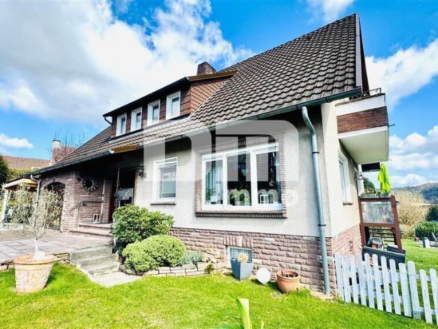 Umfangreich saniertes Ein bis Zweifamilienhaus in idyllischer Ortsrandlage