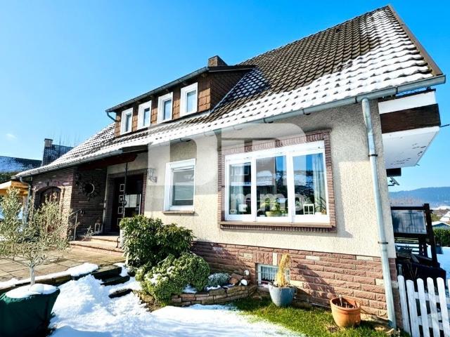 Umfangreich saniertes Ein bis Zweifamilienhaus in idyllischer Ortsrandlage