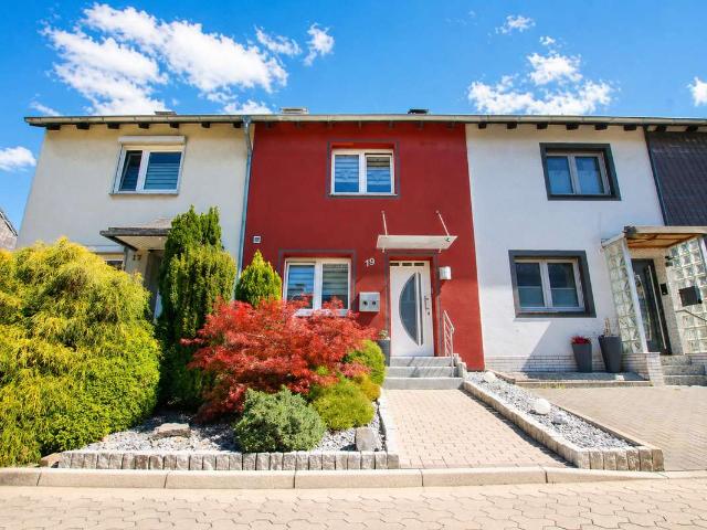 Umfangreich saniertes Reihenmittelhaus in ruhiger Lage