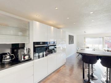 Umfangreich saniertes Wohnhaus 2021 mit 172 m², Garten & Balkon – vielseitig nutzbar
