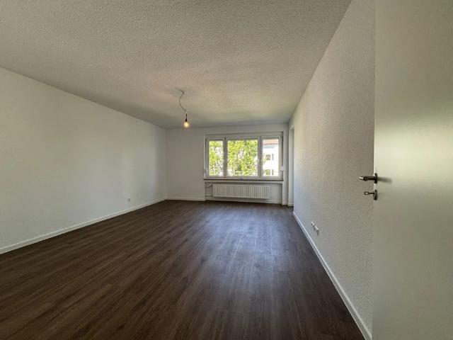 Umfassend modernisierte 4 Zimmer Wohnung in Eglosheim Platz für die ganze Familie