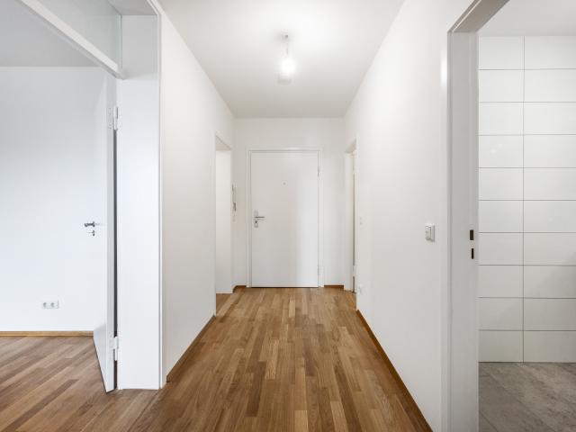 Umfassend saniert & sofort bezugsfrei 2 Zimmer Wohnung mit durchdachtem Grundriss