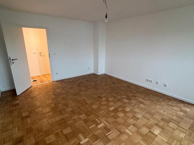 Umfassend sanierte 3 Zimmer Wohnung in Englschalking