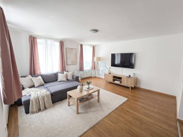 Umfassend sanierte EG Wohnung mit Garage, großzügigem Platzangebot & Privatsphäre