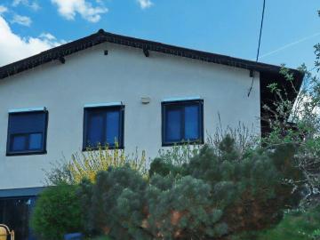 FAMILIENFREUNDLICHES HAUS MIT SCHÖNEM GARTEN