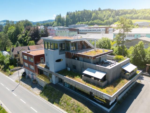 Umfassend weiterentwickelte Wohn und Gewerbeliegenschaft mit erheblichem Potential