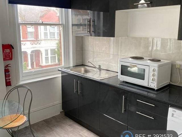 Umfreville Road, London, N4 1 bed in a house share to rent £1,100 pcm £254 pw
