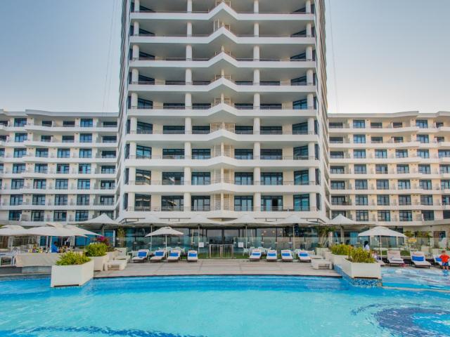 Umhlanga Beachfront Pearls of Umhlanga Fully furnished 2 bedroom apartment in this sought after beachfront development