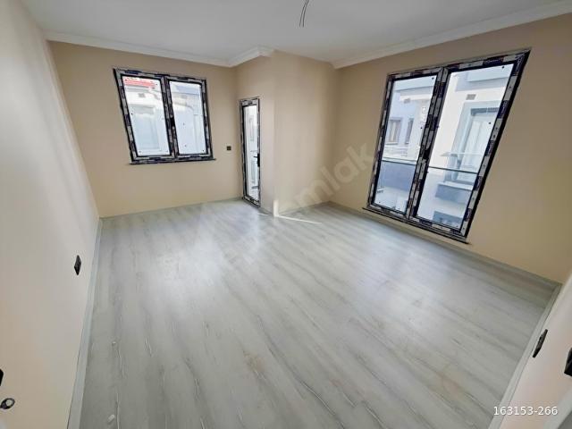 ÜMR ATATÜRK MH ÇARŞI&METRODİBİ 140m 4+1 ASANSÖRLÜ OTOPARKLI SFR