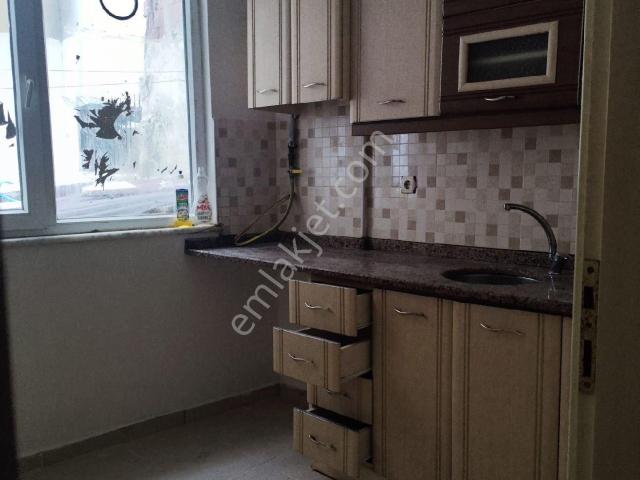 Ümraniye Yamanevler Mahallesi Metro Yürüme Mesafesi 2+1 Kiralık Daire Balkon Lu