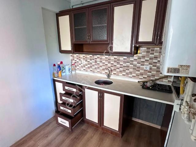 Ümraniye Çakmak Tavukçuyolu Caddesi Aşıkveysel Caddesi 1. Kat2+1 Kiralık Daire Ev