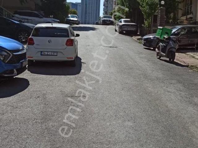 Ümraniye Çakmak İkbal Caddesinin Yanıbaşında Uygun Kiralık 2+1