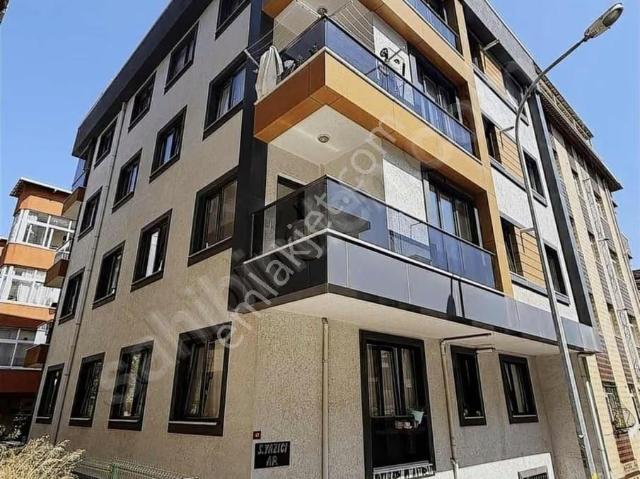Ümraniye Çakmak'ta Bahçe Katı'nda 1+1 Kiralık Daire