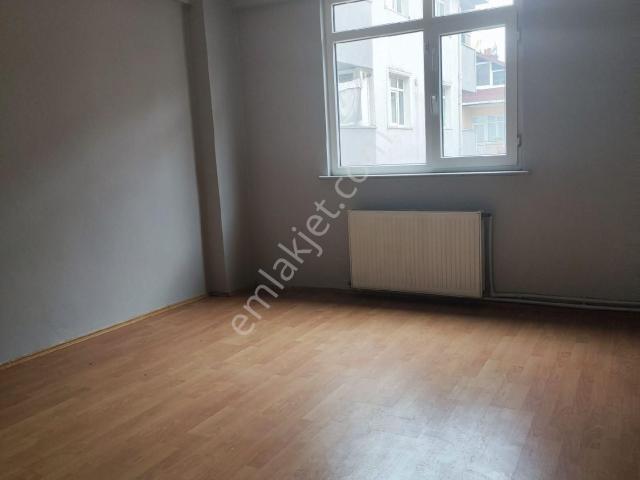 Ümraniye Altınşehir Mahallesi Natoyolu Caddesi 3.kat 2+1 90 Metre Balkonlu Boyalı Kiralık Daire Ev