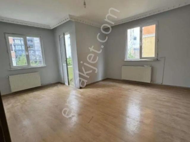 Ümraniye Çamlık İkbal Caddesi 3.kat 2+1 İçi Yapılı Finans Merkezi Yürüme Mesafeli Kiralık Daire Ev