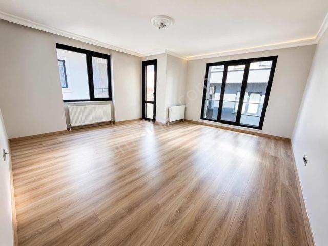 Ümraniye Çarşıya Yürüme Mesafesinde 4+2 Satılık Dubleks Daire