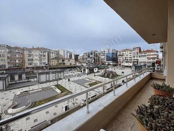 Ümraniye Çarşı Da Eşyalı Kiralık Daire