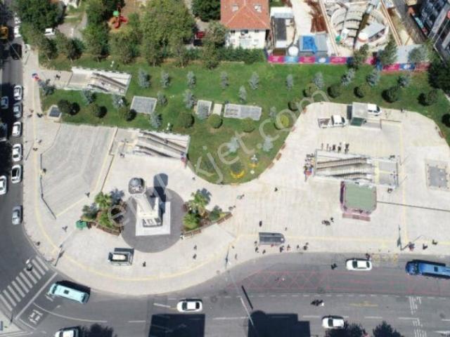 Ümraniye Çarşıda Ferah Asansörlü 135m2 3+1 Satılık Daire