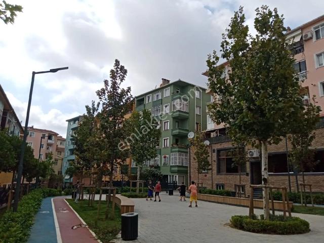 Ümraniye Çarşıda Heryerin Merkezinde Ulaşıma,hastaneye,eğitime Heryere Yakın 2+1* Satılık Lüks Daire