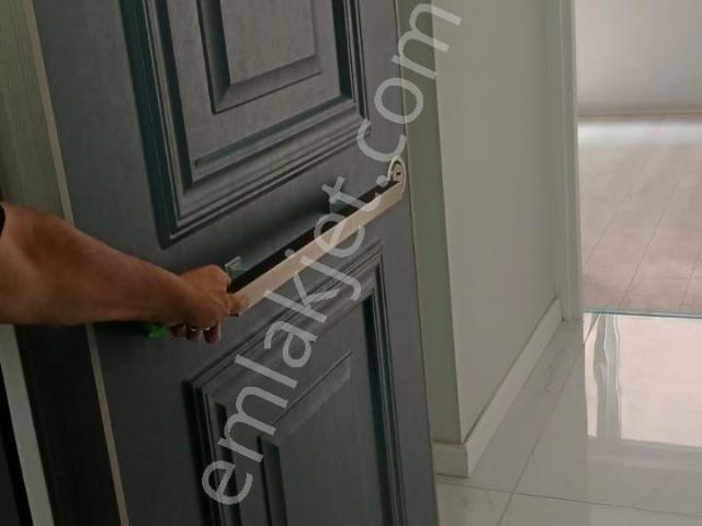 Ümraniye Armağanevler Çakmak Mithatpaşa Cd Üzerinde 2+1 Sıfır 1.kat