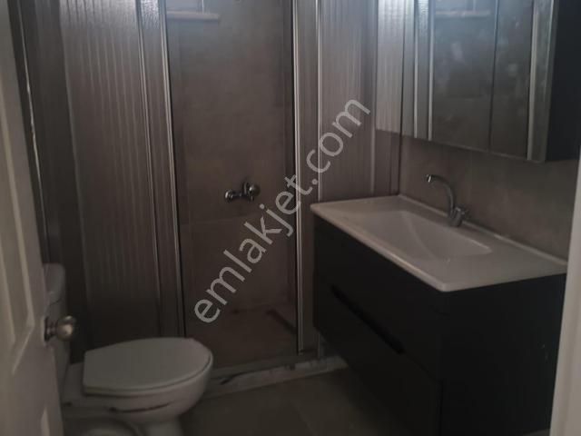 Ümraniye Armağanevler Mahallesi Metro Yürüme Mesafesi 1+1 Yeni Bina Kiralık Daire Mutfak Dolapları Y