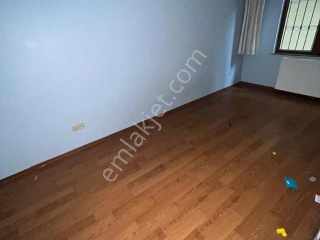 Ümraniye Armağanevler Mahallesi Diriliş Caddesi Griş Kat 2+1 Metro Yürüme Mesafeli Kiralık Daire Ev