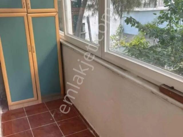 Ümraniye Armağanevler Mahallesi Giriş Kat 2+1 Balkonlu Kiralık Daire Ev Ulaşım Konusunda Sorun Yok