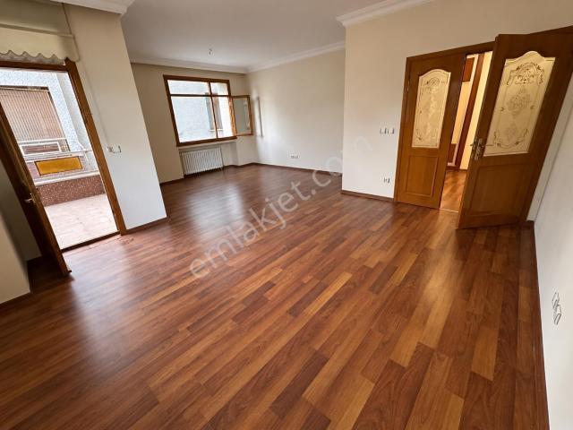 Ümraniye Atatürk Mahallesi'nde | 135m² Net 3+1 Kiralık Daire