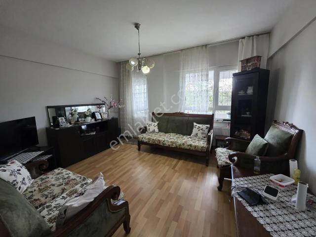 Ümraniye Atakent Mahallesi, Yüksek Giriş Katta Kiralık 3+1 Daire