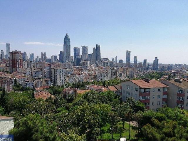 Ümraniye Atakent'te,3+1,100m2,manzaralı,kapalı,balkonlu,asansörlü,otoparklı,site İçi Kiralık Daire.