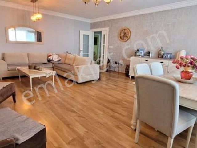 Ümraniye De Net 150m2 3+1 Site Özellikli Satılık Daire