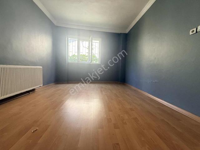 Ümraniye Dumlupınar Mahallesi 3+1 Giriş Kat Kiralık Daire